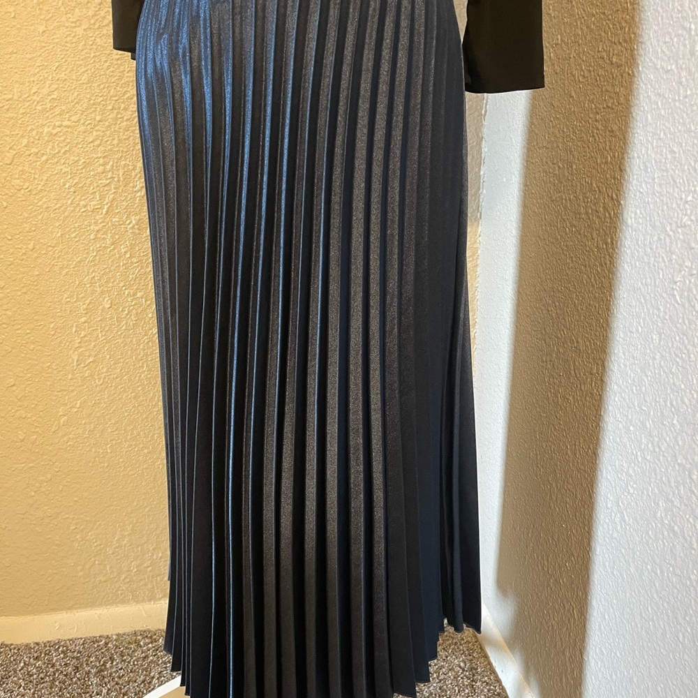 Black Maxi A-Line Pleated Skirt for Work
